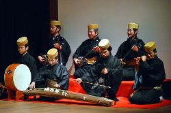 traditionelle Musiker der Ryūkyū-Inseln
