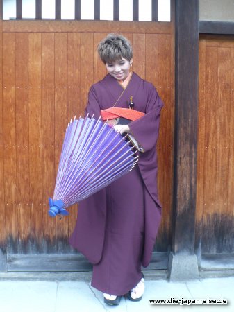 Garten, Burg und Samurai-Viertel sind beliebt für Fotoshootings japan-live-maerz16
