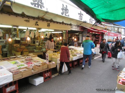 Der äußere Teil des Tukiji Fischmarkts japan-live-maerz2017