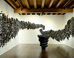 Ein modernes Kunstwerk in einem japanischen Museum