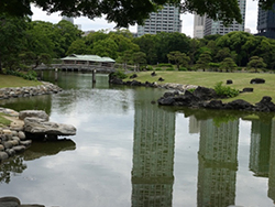 Der Hamarikyu-Garten in Tokyo auf unserer 14 & 18-tägigen Onsen und Wellnessreise inklusive Flügen von Frankfurt