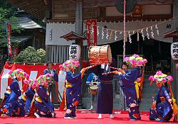 Akiu no Taue Odori Tanz – Hanedaiko-Trommel