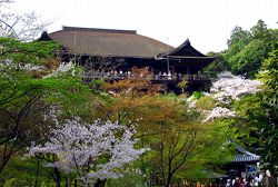 Terasse des Kiyomizudera von unten