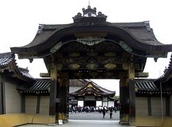 Karamon Eingangstor